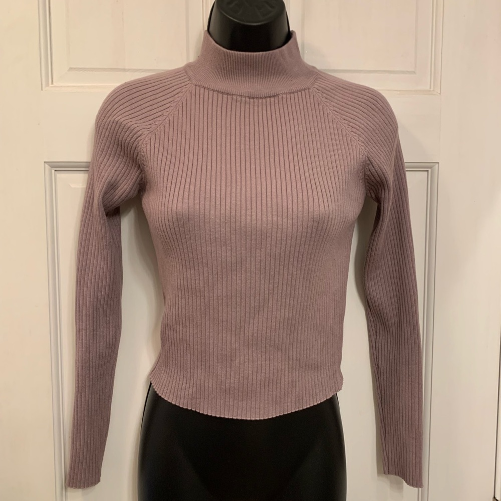 Mauve turtle neck